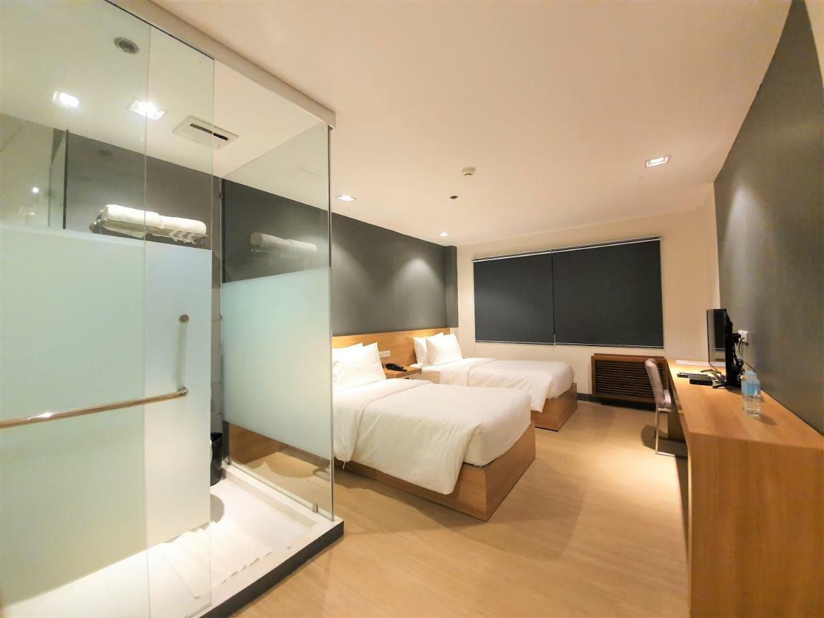 The Upperroom @ Real Suites Bacolod Exterior foto
