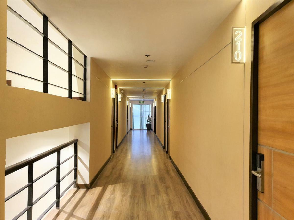 The Upperroom @ Real Suites Bacolod Exterior foto